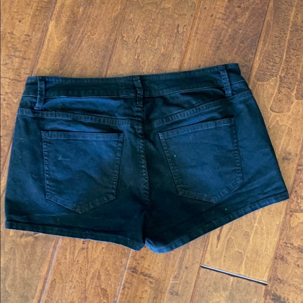 Ladies shorts - Picture 3 of 5